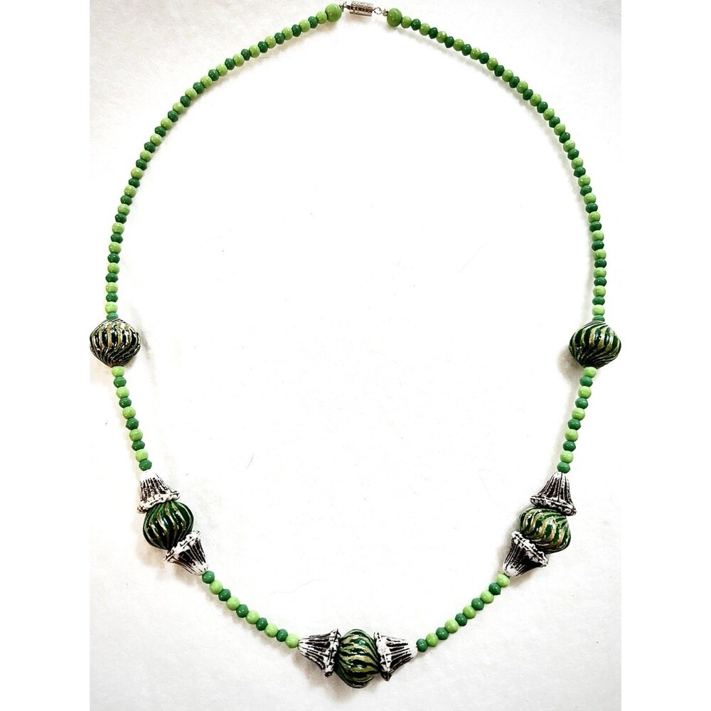 Vintage Green White Beaded Necklace Barrel Clasp Retro Boho Statement Jewelry